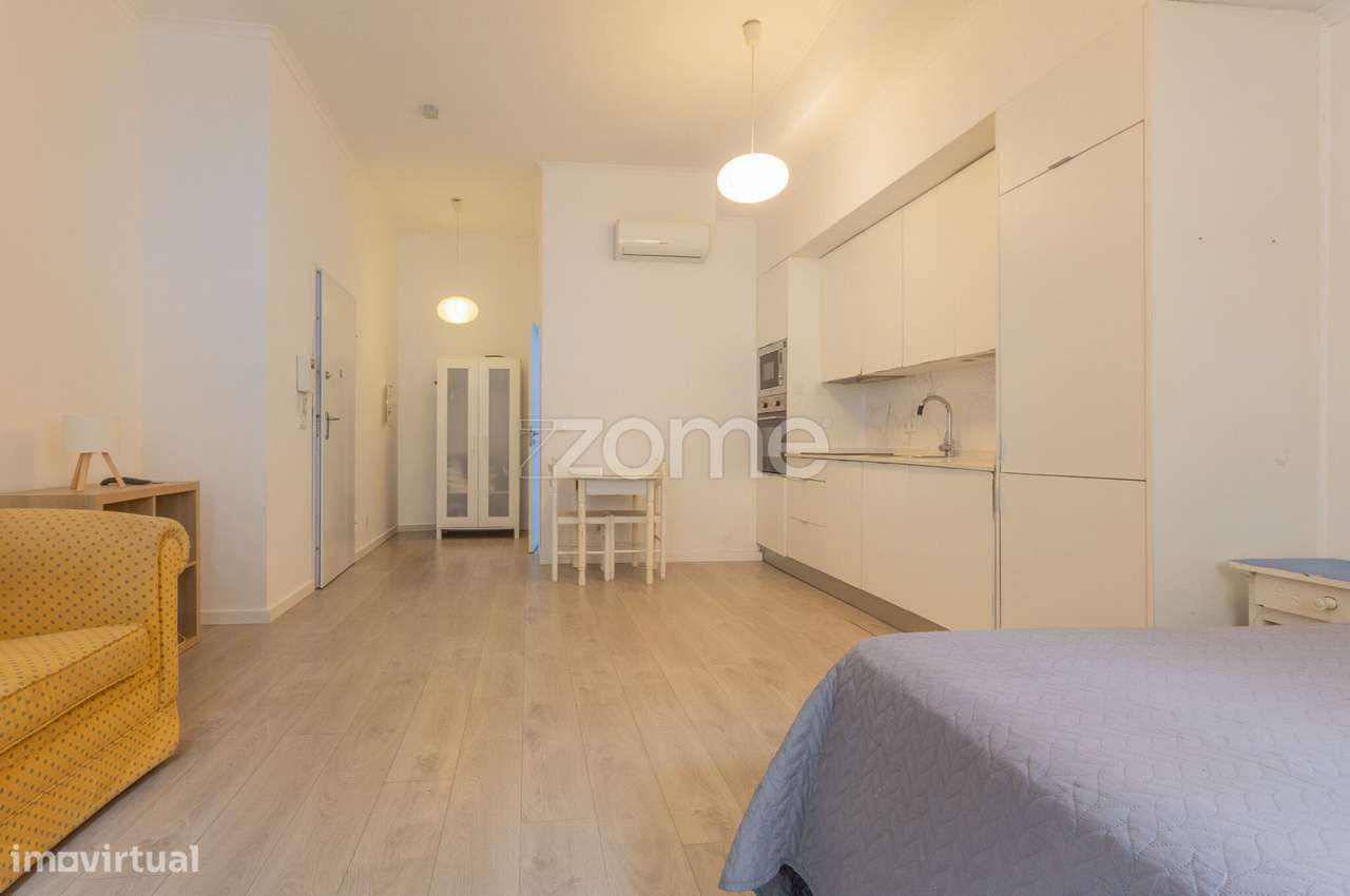 Estúdio com terraço privativo, equipado e mobilado no Beato - Grande imagem: 3/9