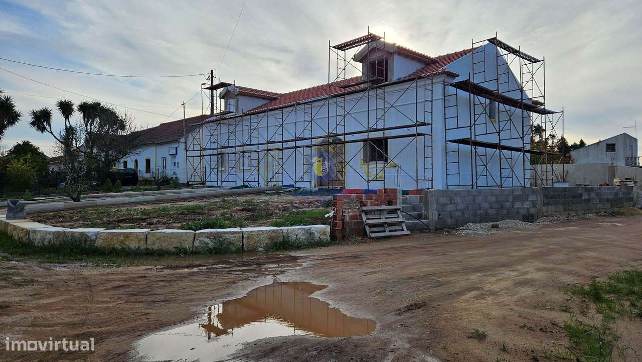 Moradia em Construção, com Piscina e Espaço Exterior - Grande imagem: 3/30
