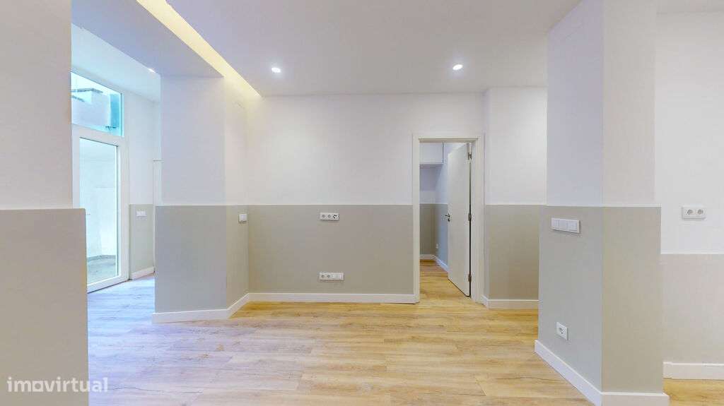 Apartamento T2, RC Alto, com um terraço de 20 m2 , completamente renov - Grande imagem: 4/32