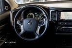 Mitsubishi Outlander 2.0 4WD Plug-In Hybrid Top - 19