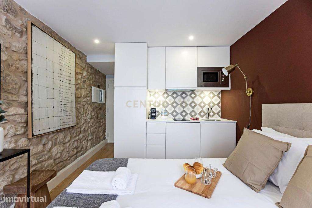 Prédio totalmente reabilitado com 5 apartamentos T0, no Centro Históri-10