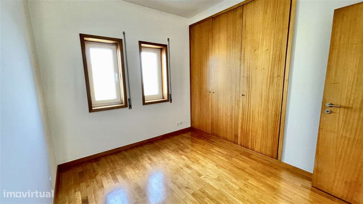 T3 Centro-Póvoa de Varzim-aparcamento-23