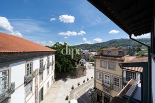 Apartamento T1+1 no Centro Histórico de Guimarães