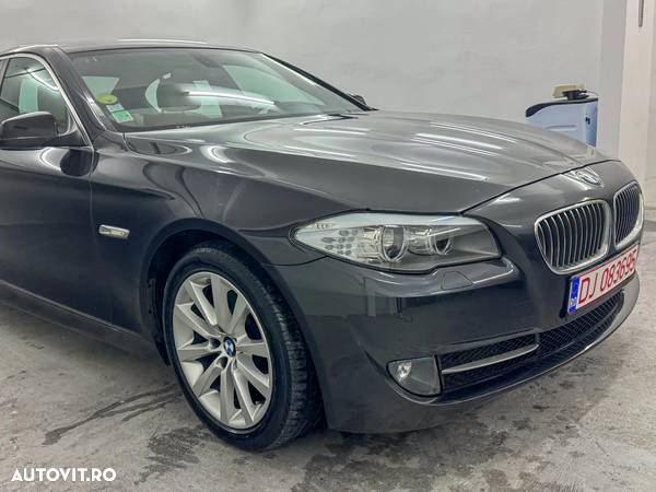 BMW Seria 5 520d Aut. Luxury Line - 11