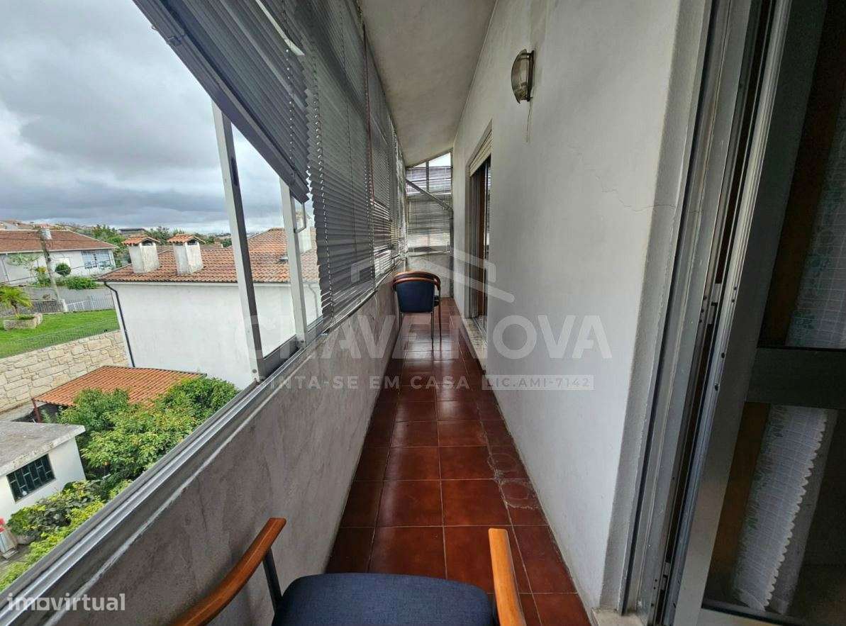 Apartamento T3 com varanda e garagem em Rio Tinto-7