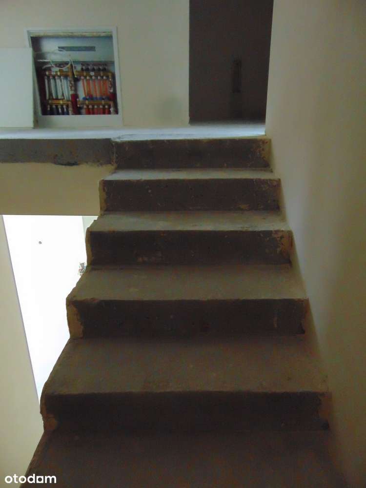 Nowo wybudowany dom w centrum Zielonej Góry.-8