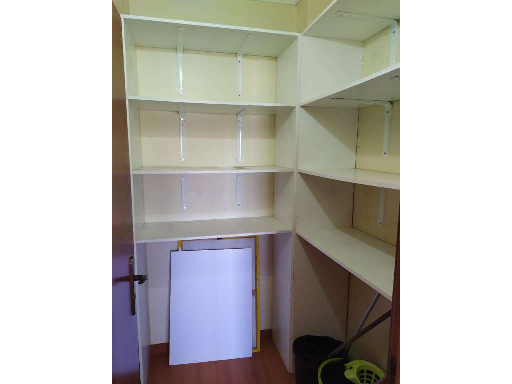 T2 remodelado e semiequipado em Queluz-17