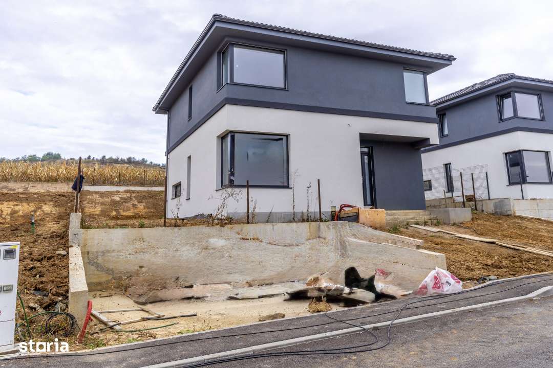 Casa individuala de vanzare in Corusu – finisata exterior, interior - Imagine principală: 2/14