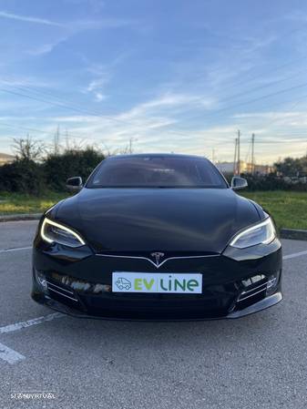 Tesla Model S - 8