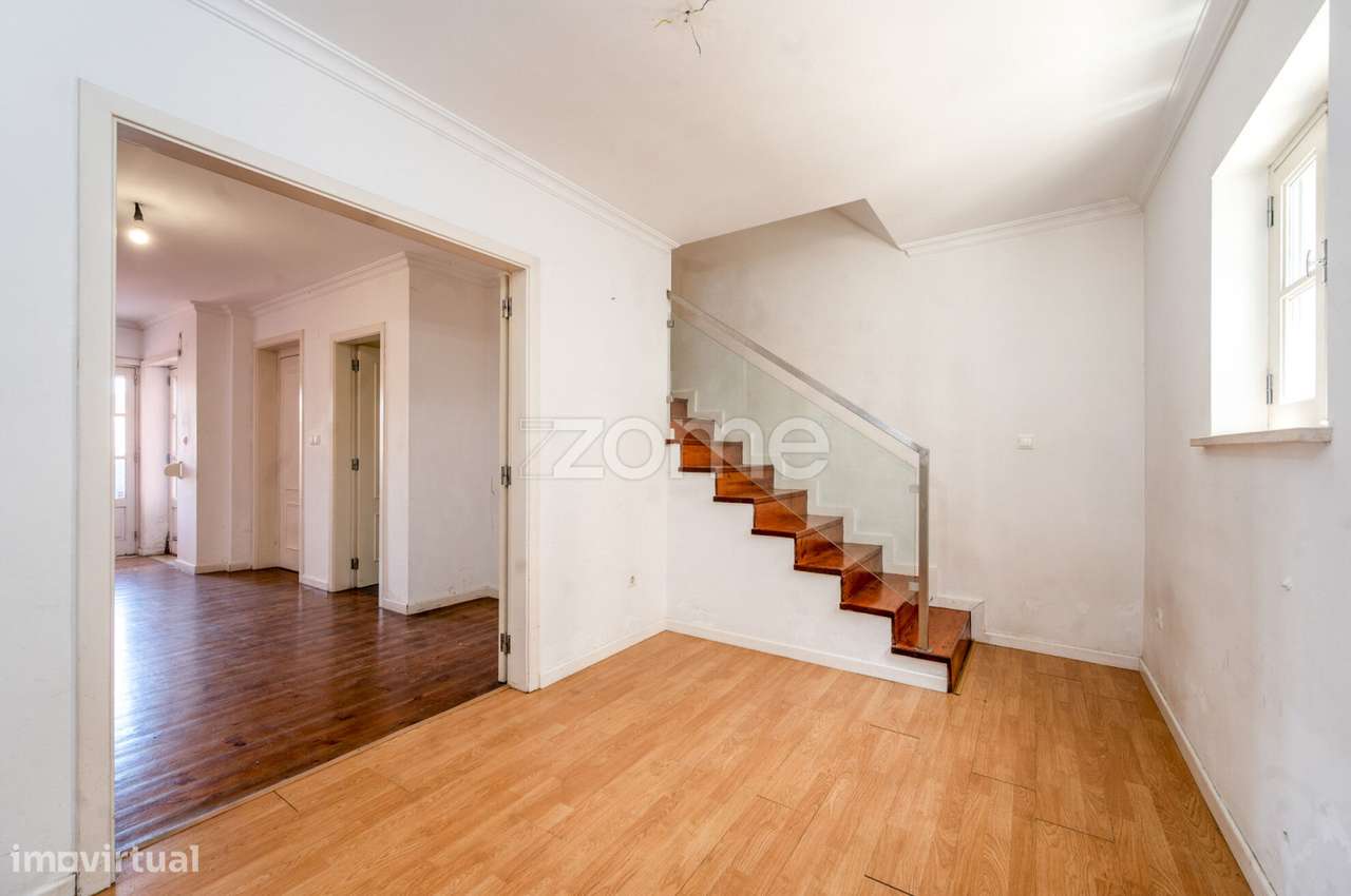 CASA EXCLUSIVA NA RUA DA COSTA (entre as Necessidades e Alcântara)-11