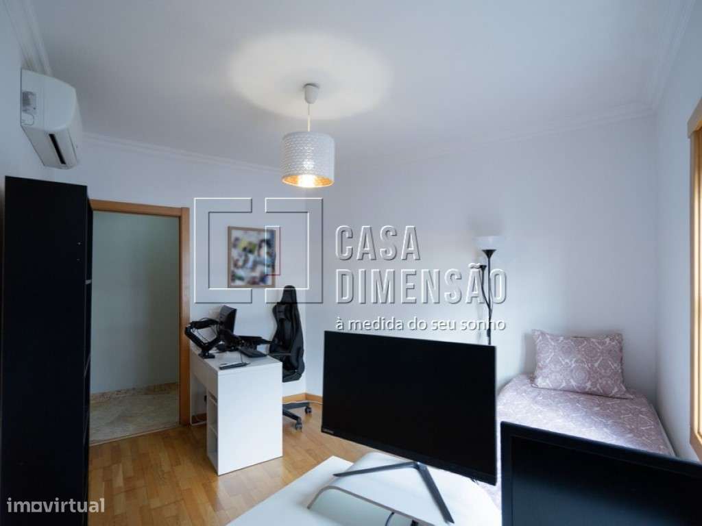 Apartamento de tipologia T2 na Serra de Carnaxide, como NOVO!!-41