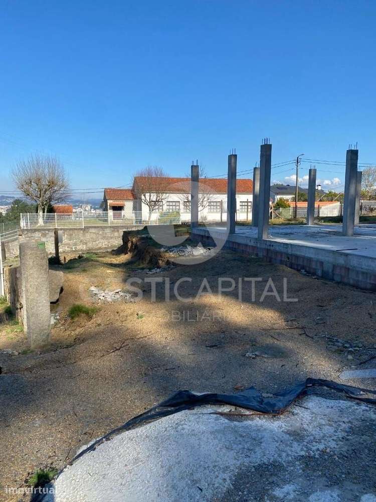 Oportunidade de Investimento: Moradia já com  Estrutura em Soalhães –-6