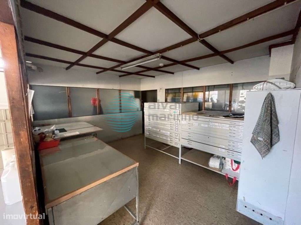 Loja ampla com 420m2 em Odivelas - Grande imagem: 5/14