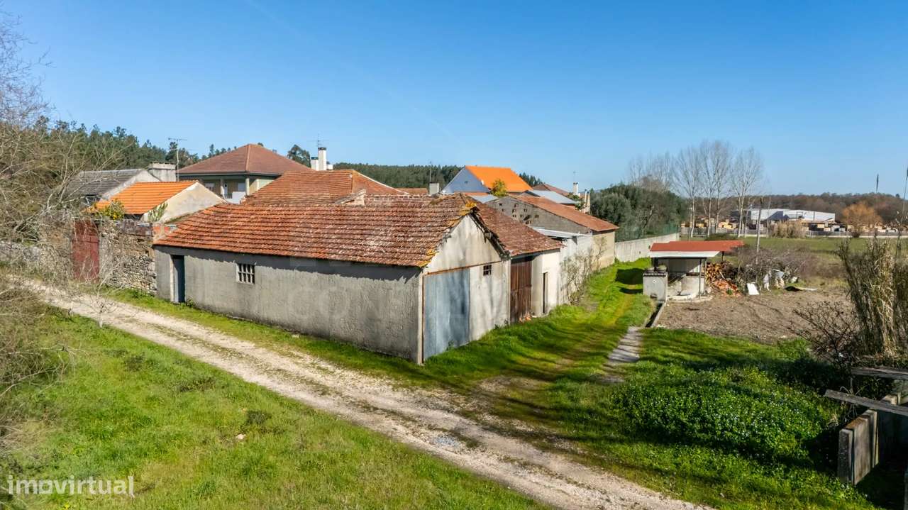 Terreno Urbano com 1.700 m² e Ruínas | Caxarias - Ourém - Grande imagem: 5/37