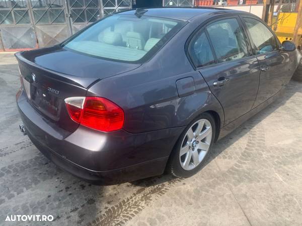 Dezmembram BMW e90 320d/318d - 6