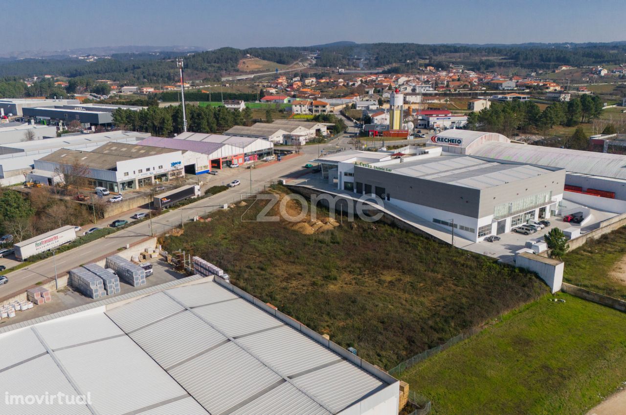 Pavilhão Industrial c/ 2655m2 no parque Industrial em Vila Real