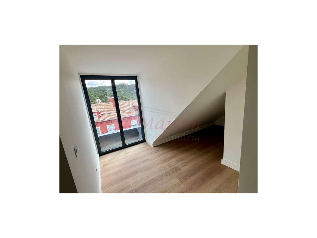 3 Apartamentos T2+1-34