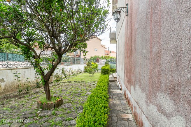 Maravilhosa Moradia com 5 Quartos em Localização Privilegiada-46