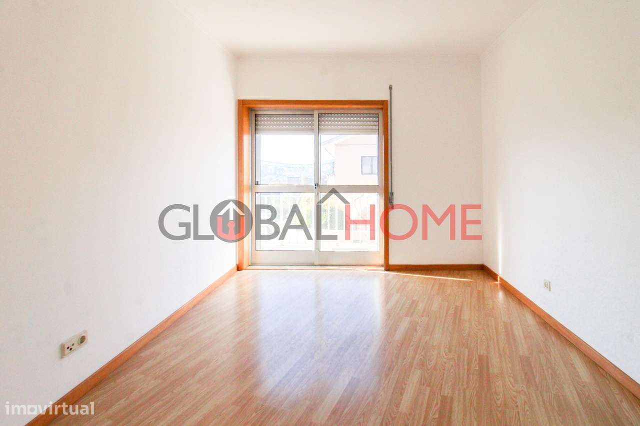 Apartamento T3 na Avenida da Carvalha-26