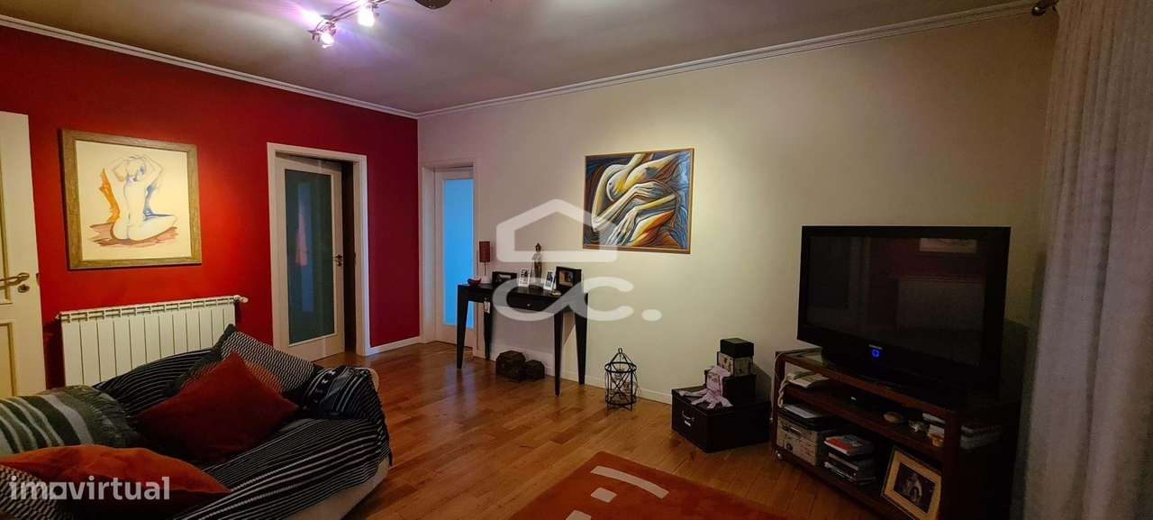 Vivenda de luxo com piscina e vistas deslumbrantes a minutos do centro-41