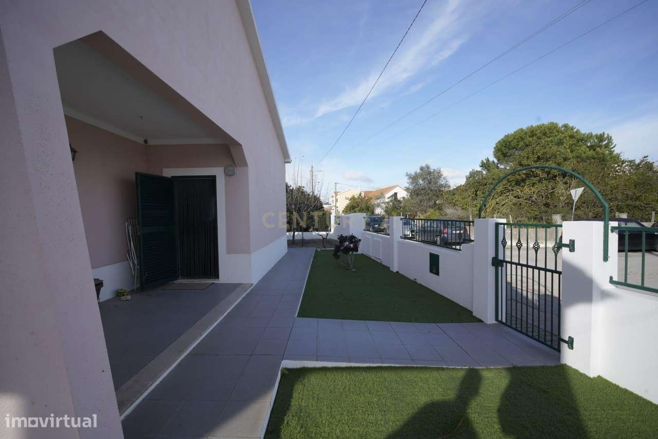 Espetacular Moradia em Setúbal com Jardim e Garagem-21