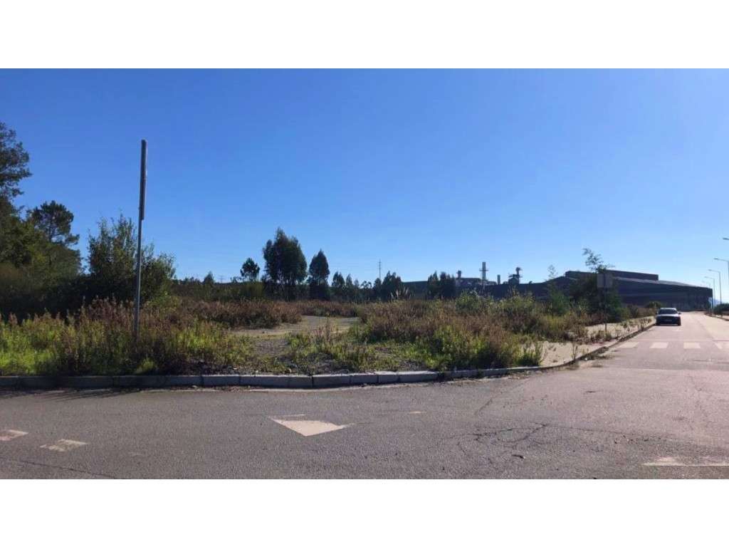 Terreno industrial com 16.645 m2 em Valongo - Grande imagem: 4/5