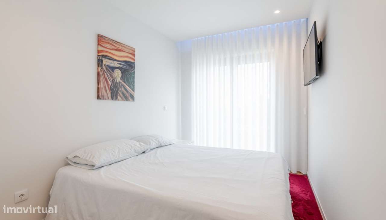 Apartamento T3 com varanda e vistas desafogadas em Leça da Palmeira-16