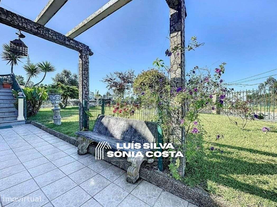 Moradia T6 Individual com Loja Comercial e Área Industrial -...-8