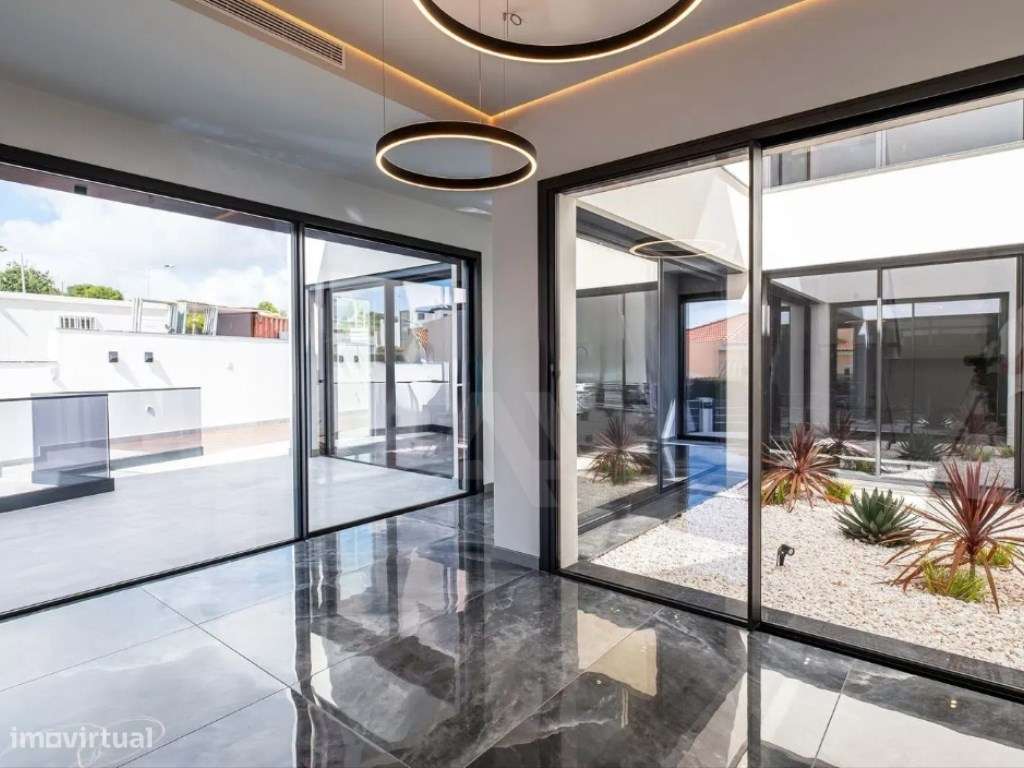 Moradia T4 de Luxo com Piscina Aquecida em Cascais - Grande imagem: 5/34