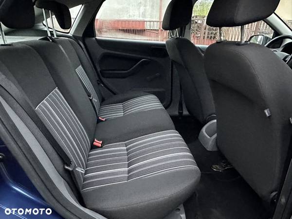 Ford Focus 1.6 TDCi Ambiente - 11