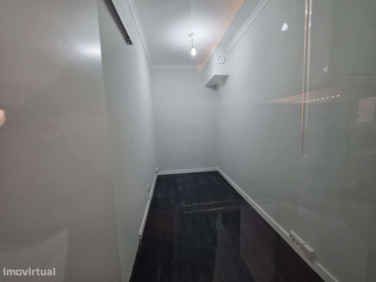 Apartamento T1 com segurança e ótima localização-19