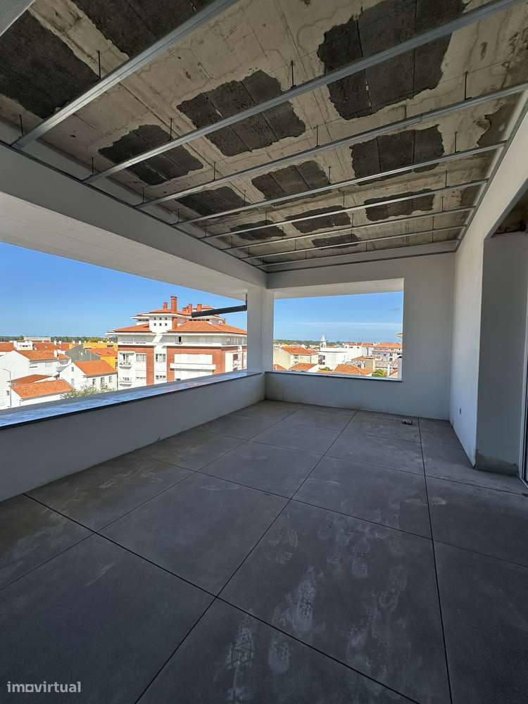 T4 em construção junto à Rodoviária. Vende o Construtor.-6