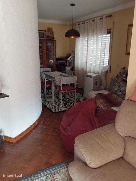 Apartamento T2 com terraço + lugar de garagem e arrumos - Grande imagem: 4/12