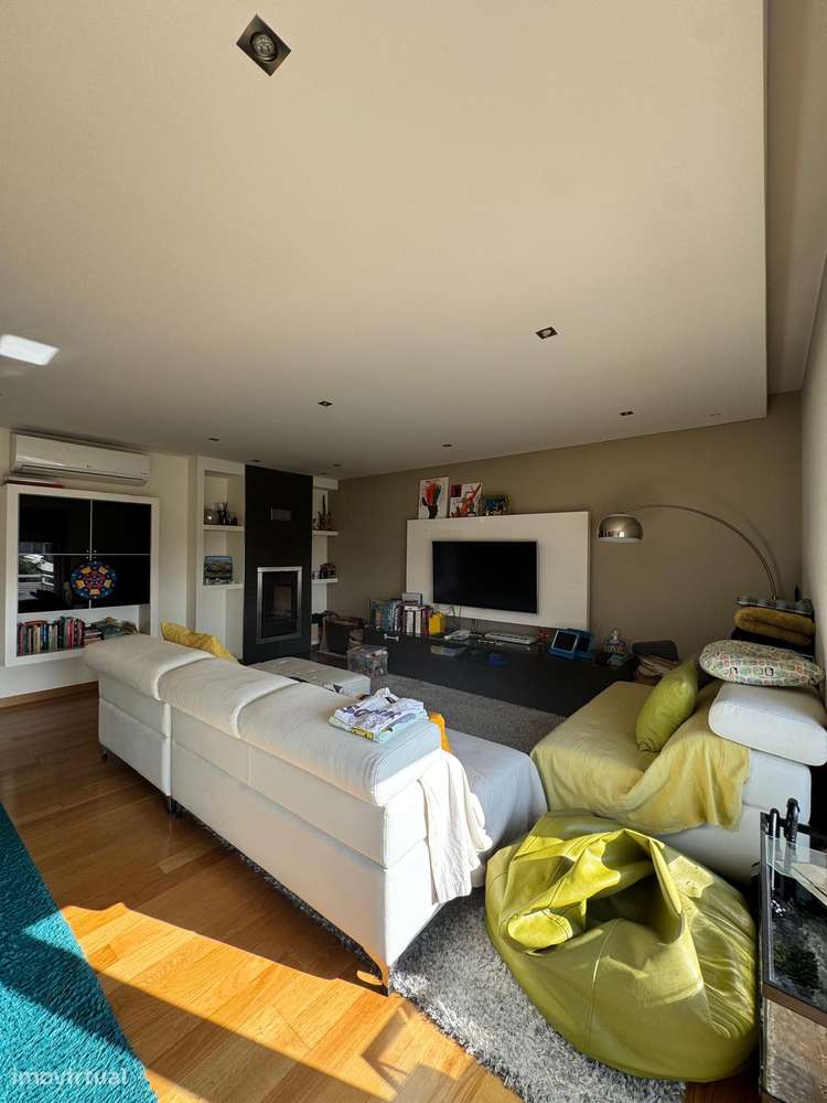 Apartamento duplex T4 com 3  garagens-6