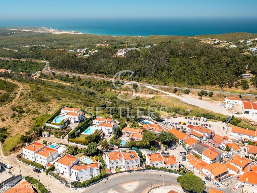 Moradia T4 geminada com piscina - Malveira da Serra-37