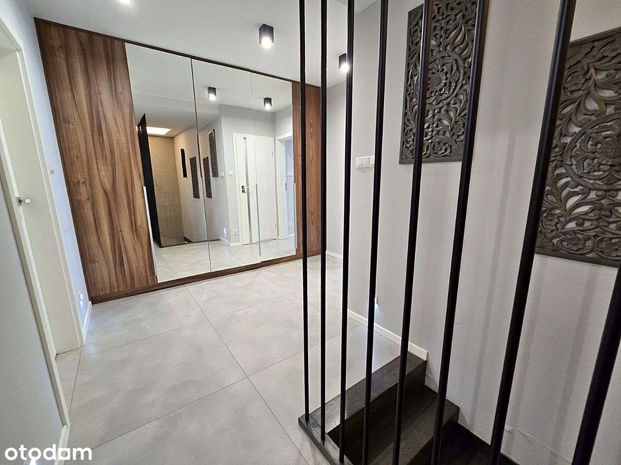 Rokosowo. Dom z garażem. Designerskie wnętrze, dopracowane detale.-9