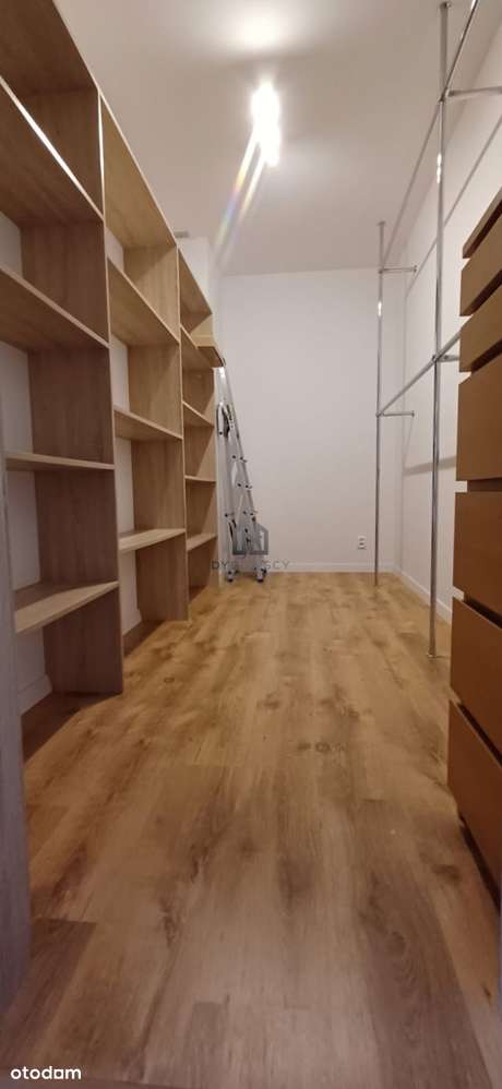 Funkcjonalny bliźniak 200m na zadbanym osiedlu-11