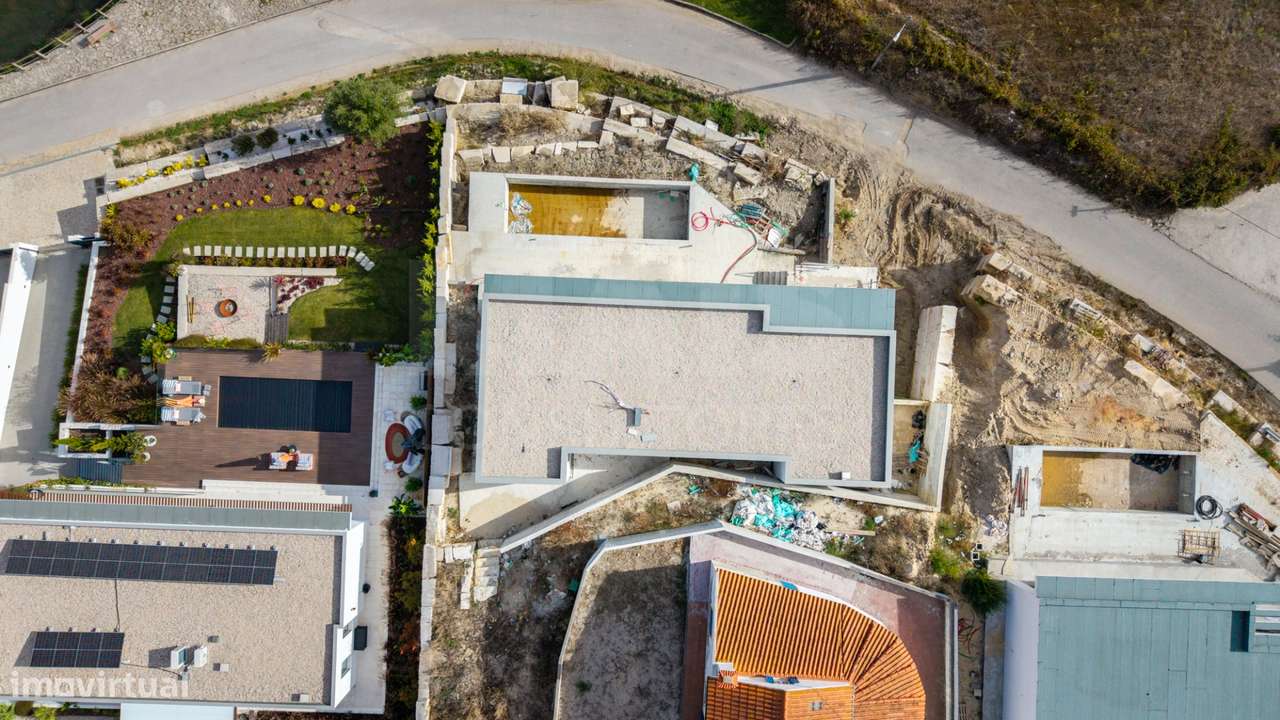 Moradia T4 com piscina em lote de 759m2 em Amoreira Óbidos-35