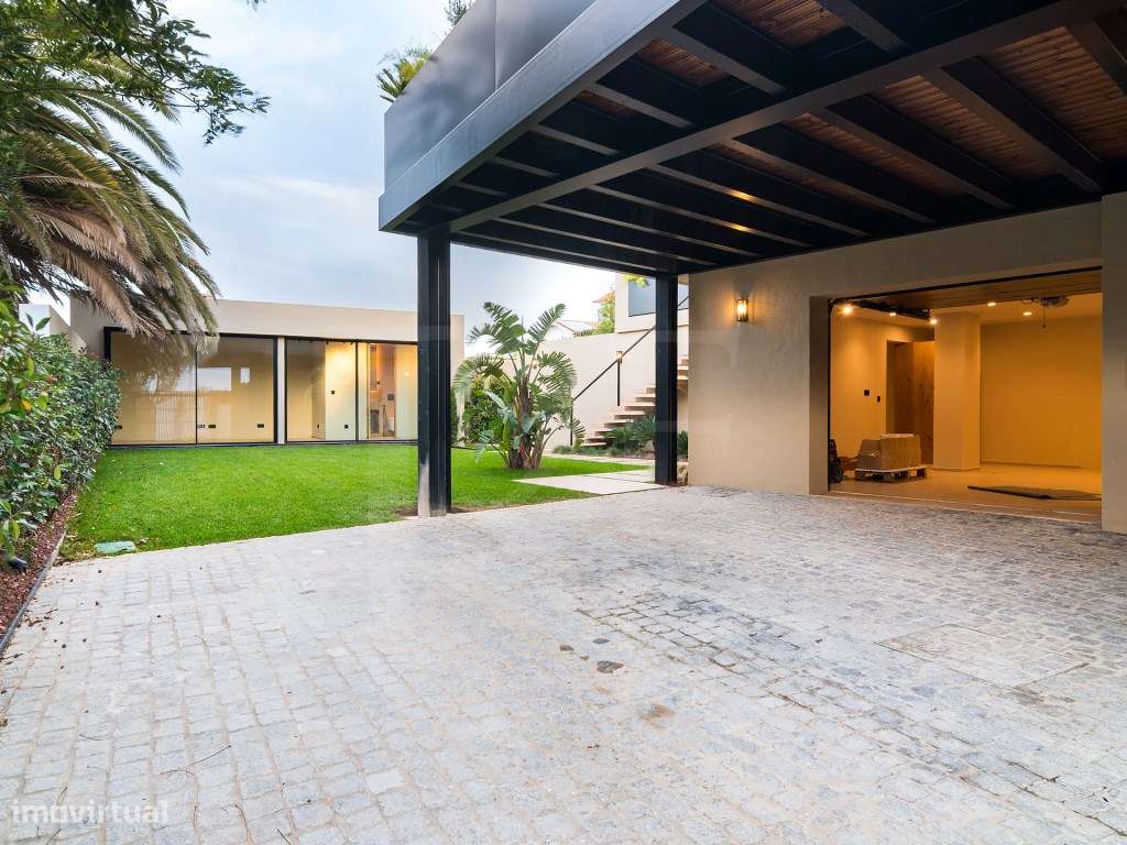 Moradia T5 com acabamentos de luxo e vista panorâmicas sobre a Baia...-41