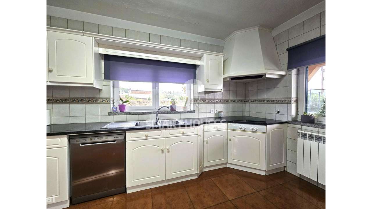 Moradia T4 Poços c/ terreno-11