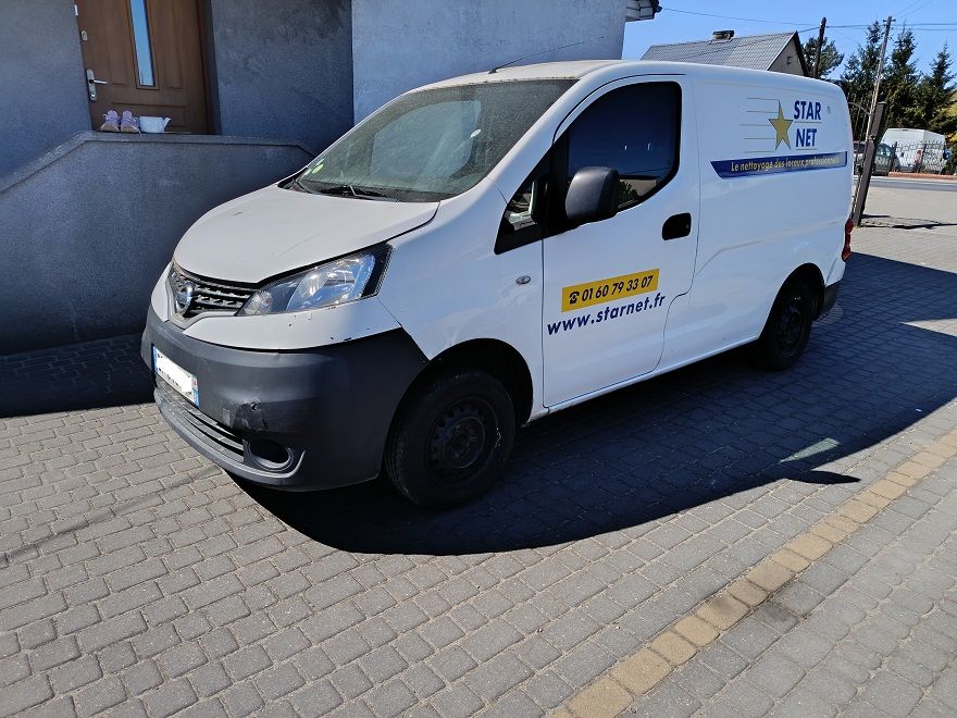 Nissan NV200 2011
