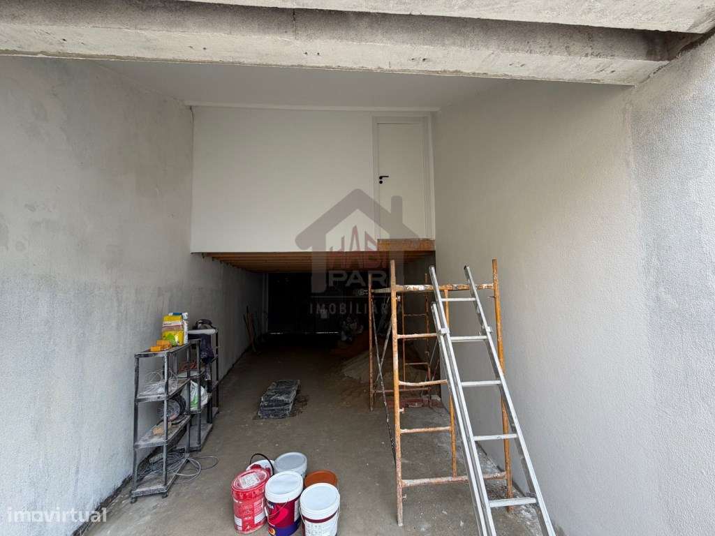 Excelente Moradia T3+1 Centro de Benavente-25