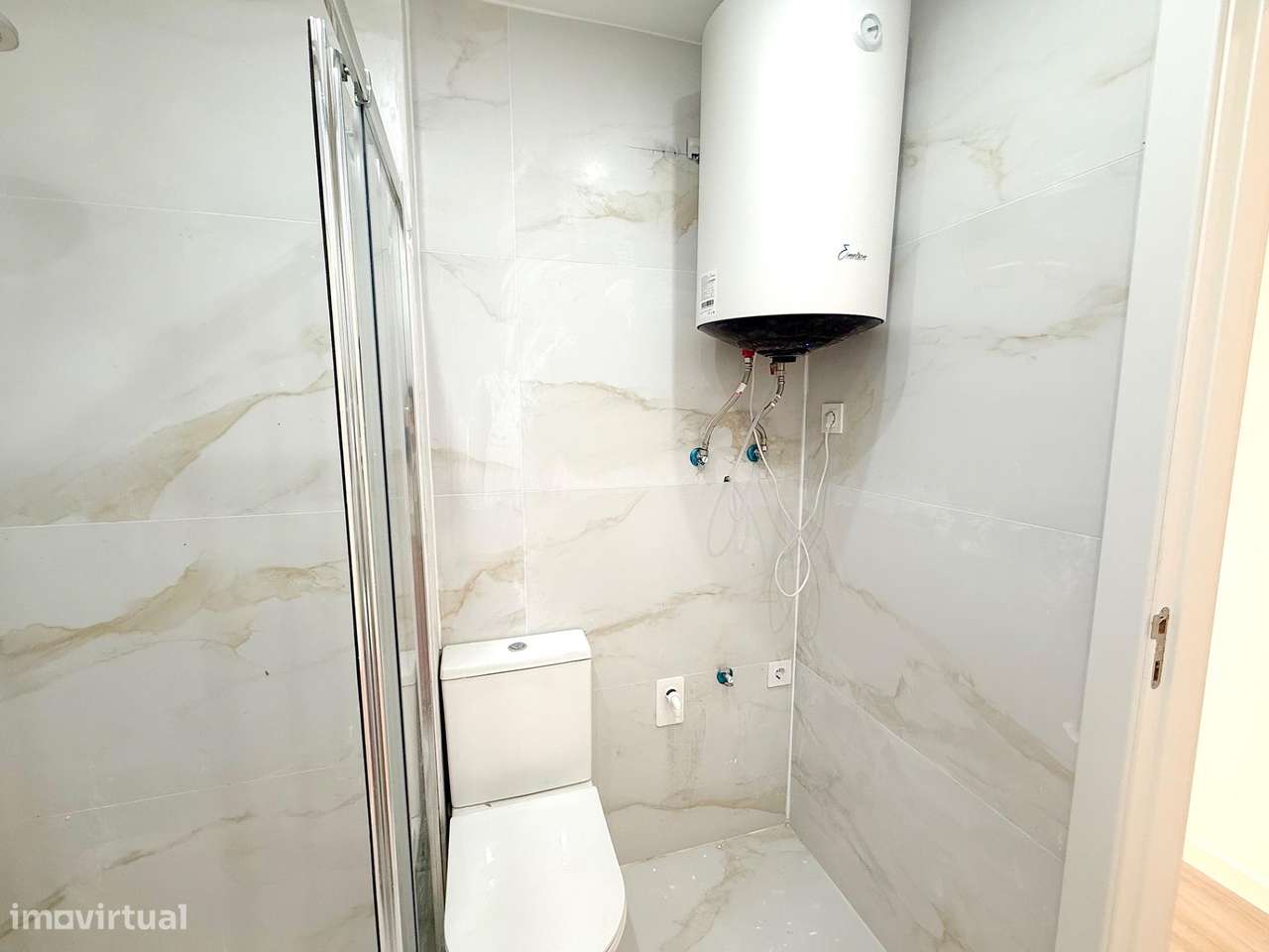 T2 em Santa Iria da Azóia c/ vista rio e arrecadação!-10