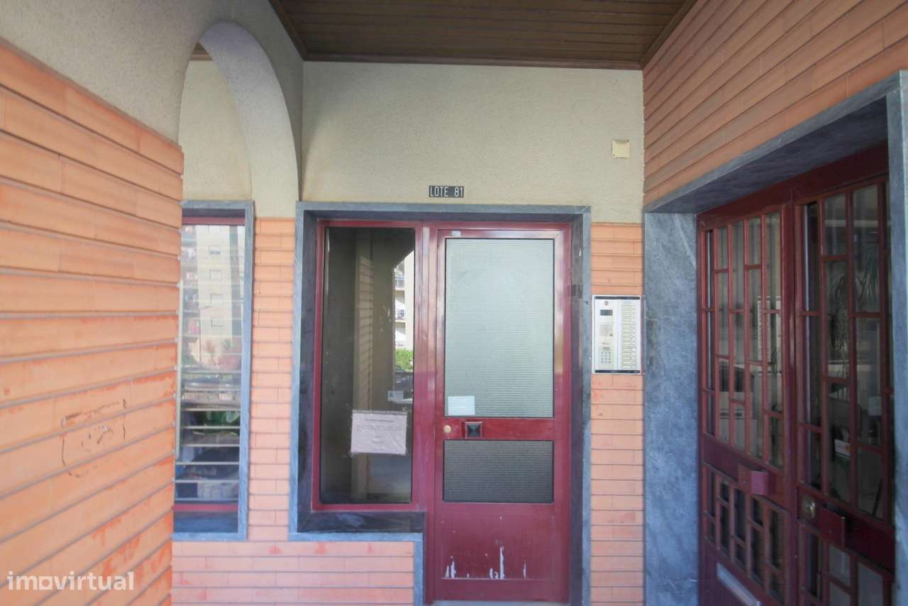 Apartamento T2 Central nas Mercês-18