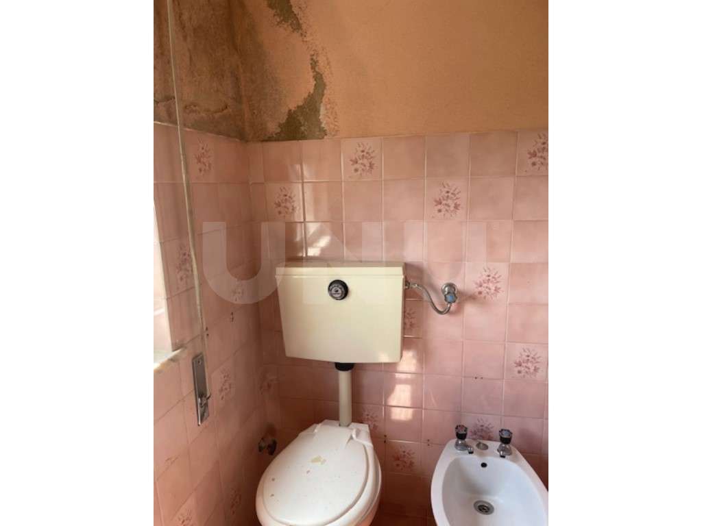 Moradia Espaçosa com Terreno e Potencial de Investimento - Atalaia,...-31