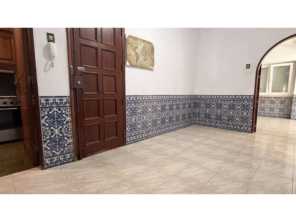 Apartamento T2 em Rio de Mouro com bom estado de conservação e exce...-5