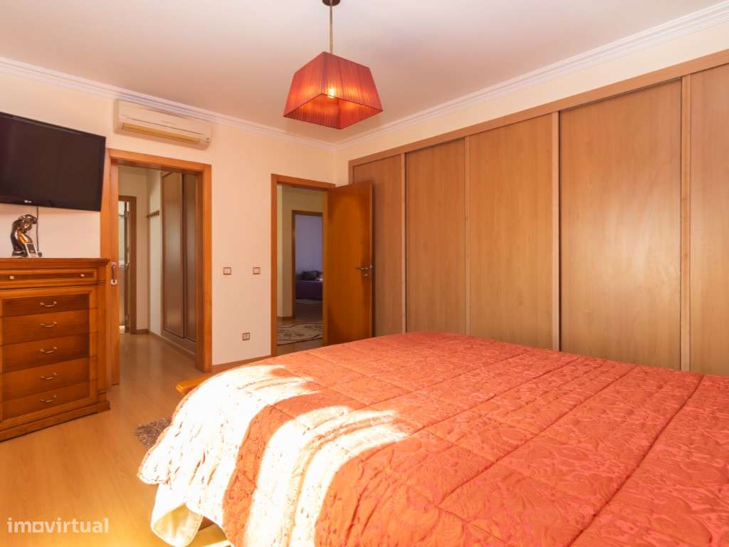 Moradia T4 de Prestígio com Áreas Amplas, Garagem para 2 Carros e C...-24
