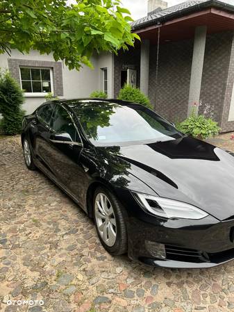 Tesla Model S - 18