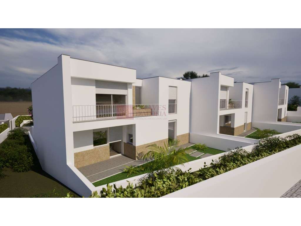 Moradia T4 Exclusiva em Condomínio Privado com Piscina | Junto a Mafra-34