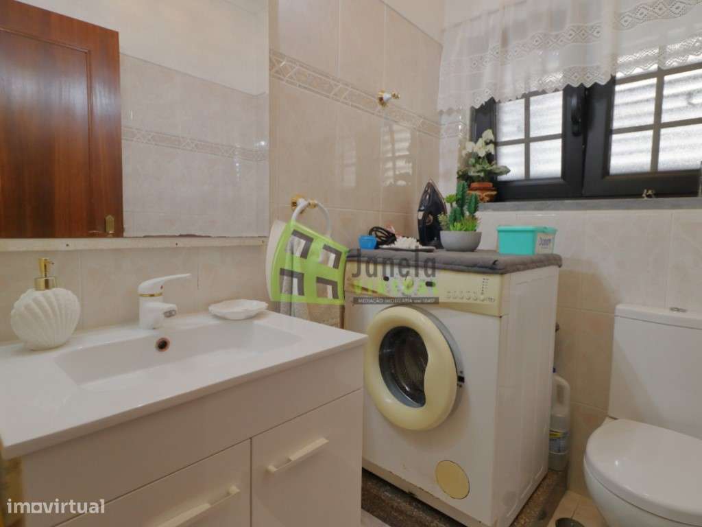 Moradia T3+1 com Quintal, Garagem em Vale de Milhaços-30